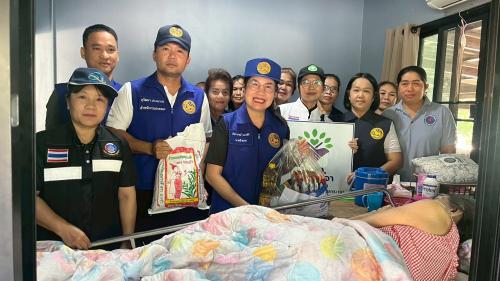 นายอำเภอห้วยกระเจา นำทีมบูรณาการ ลงพื้นที่เยี่ยมเยือนยามเย็น ดูแลกลุ่มเปราะบางทั้งอำเภอ